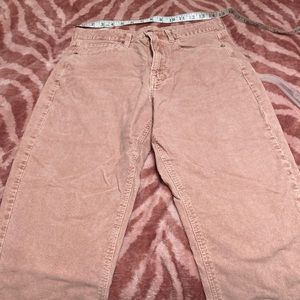 AE size 6 corduroy pants.